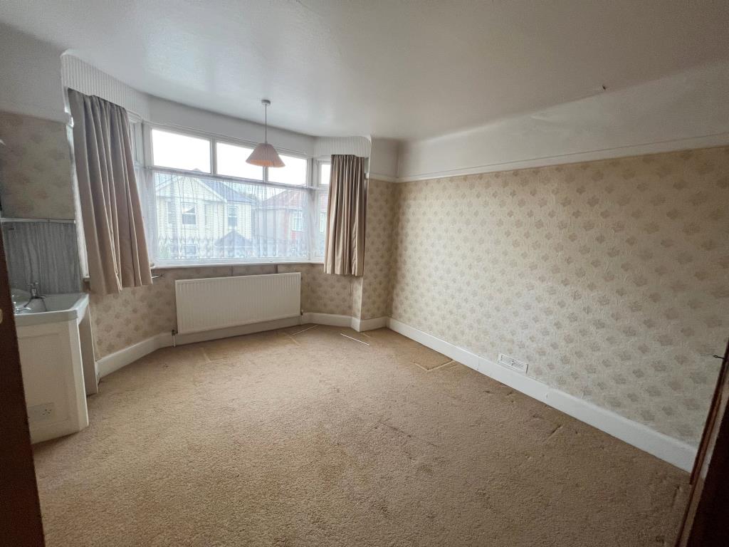 Lot: 77 - FREEHOLD DETACHED HOUSE FOR IMPROVEMENT -